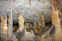 Grotten van Postonja